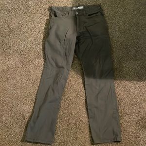 Men’s Carhartt work pants, size 32 x 32 relaxed fit- like new!